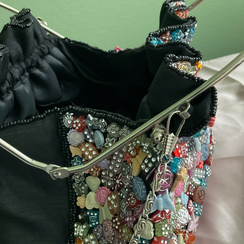 Elegant Multicolor Beaded Wristlet with Silver Chain - Picture 5 of 8